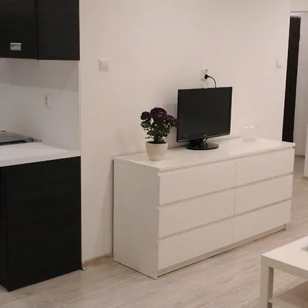 White Studio 아파트